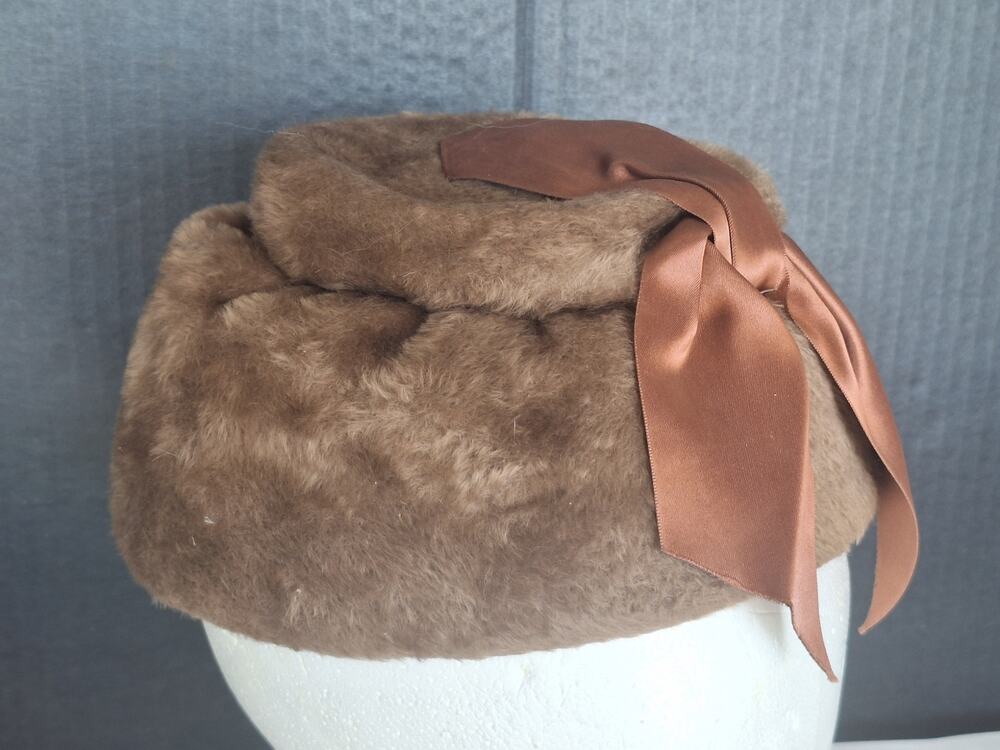 Vintage 1950s Dutchess Faux Fur Pillbox Hat Frank R Jelleff Union Made Size 22